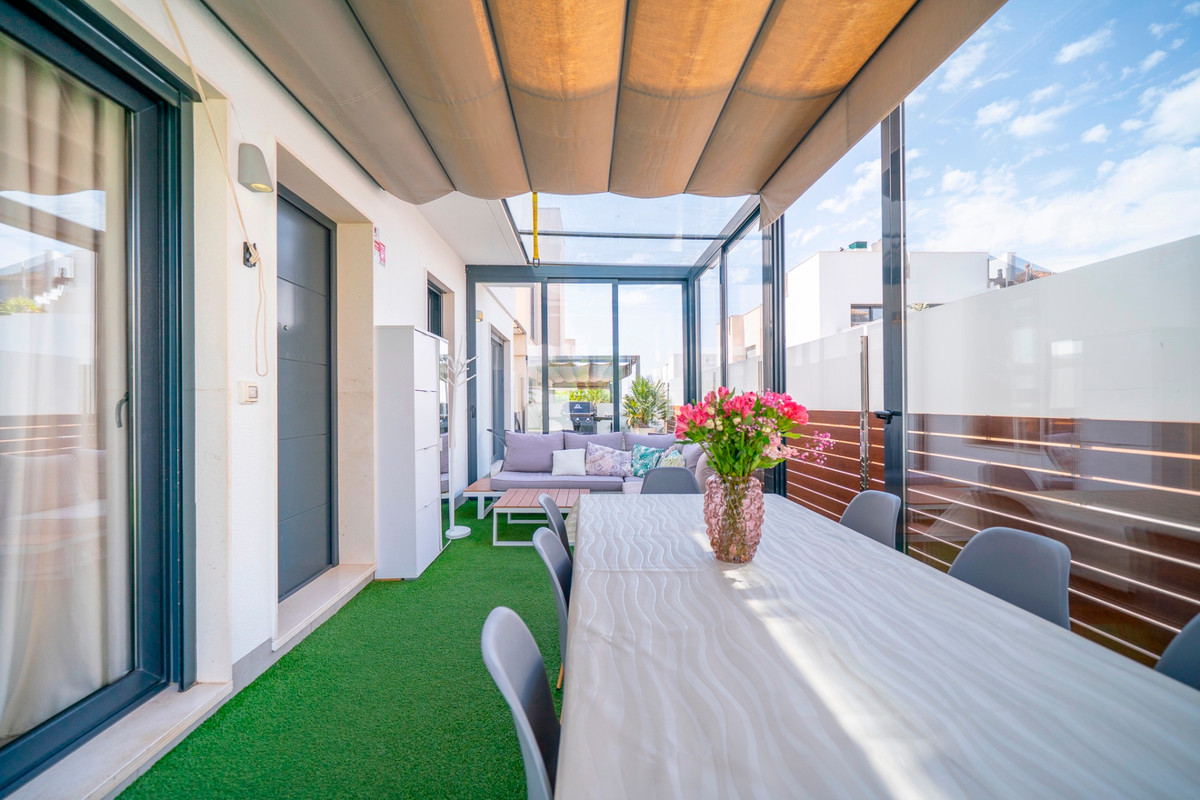Se vende Villa - Chalet de 5 dormitorios en Costa Blanca, Alicante, España