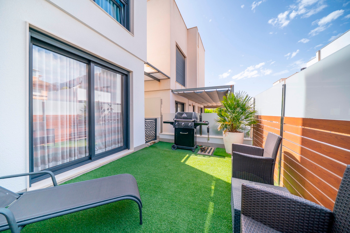 Se vende Villa - Chalet de 5 dormitorios en Costa Blanca, Alicante, España