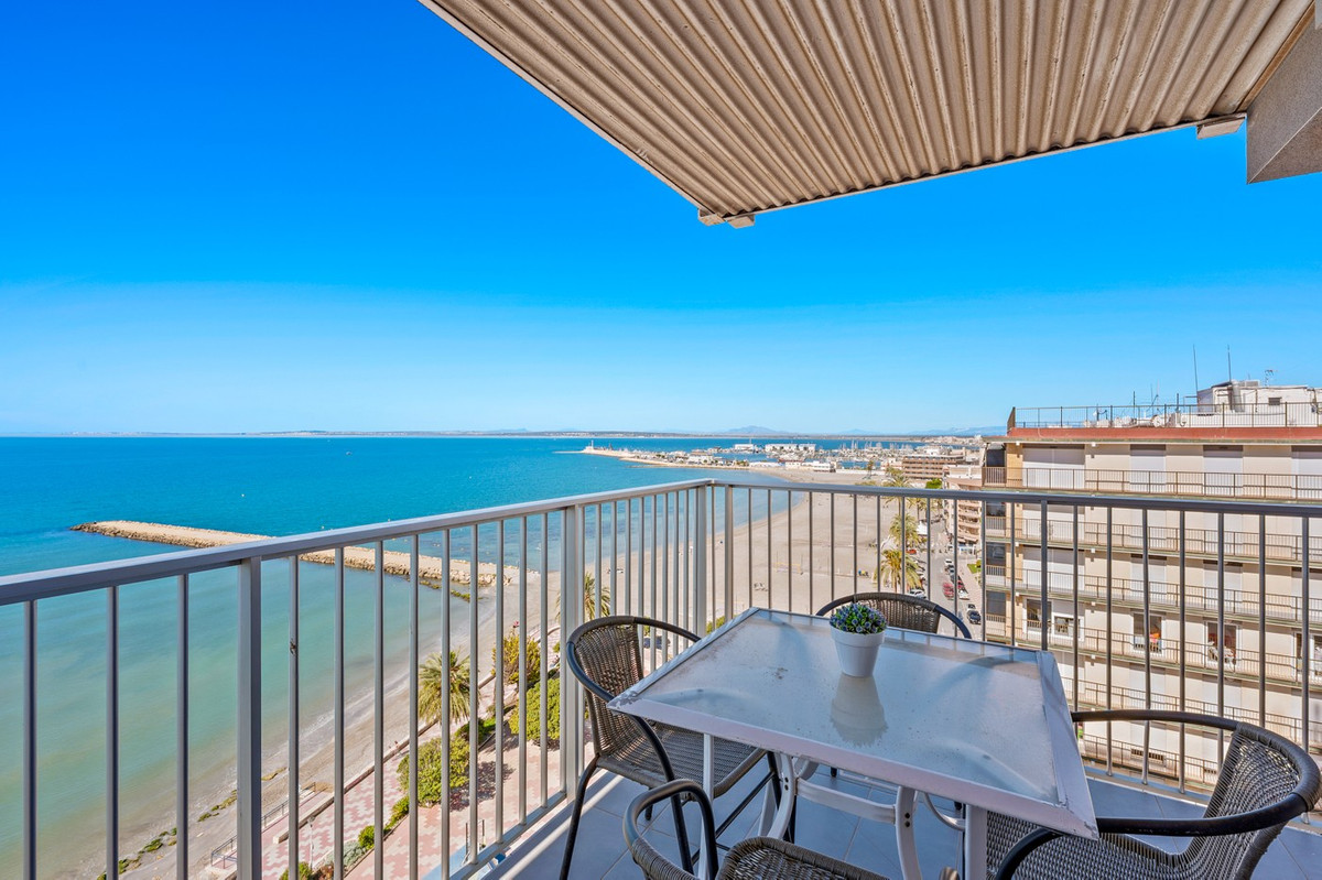 Se vende Apartamento Planta Media de 3 dormitorios en Costa Blanca, Alicante, España