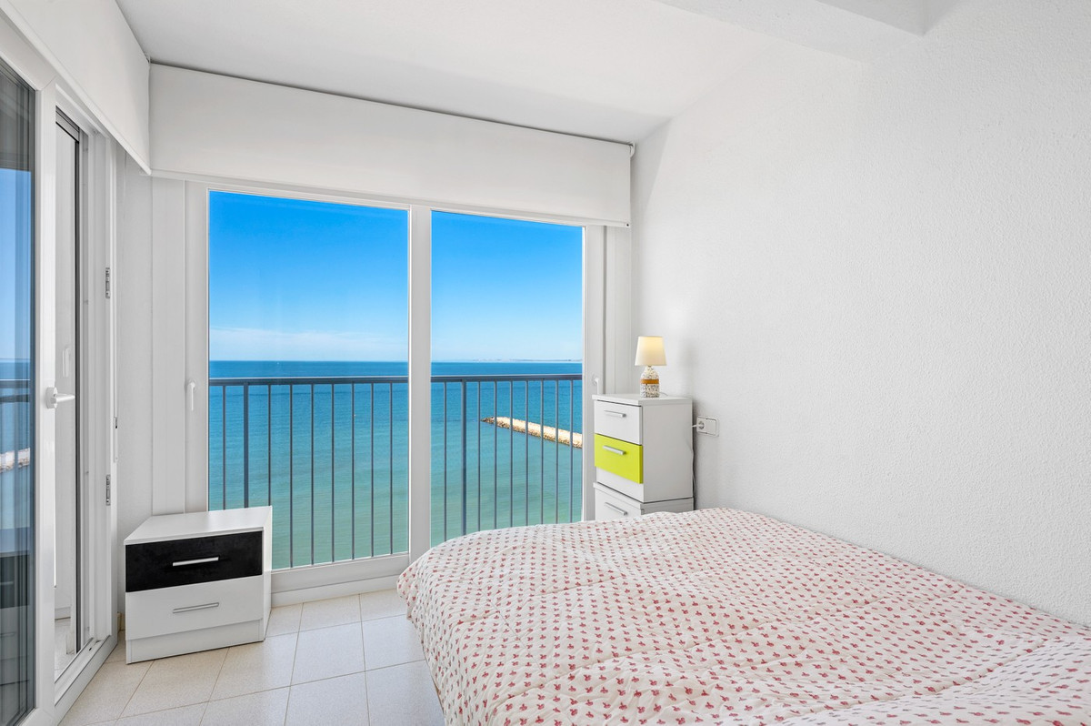 Se vende Apartamento Planta Media de 3 dormitorios en Costa Blanca, Alicante, España