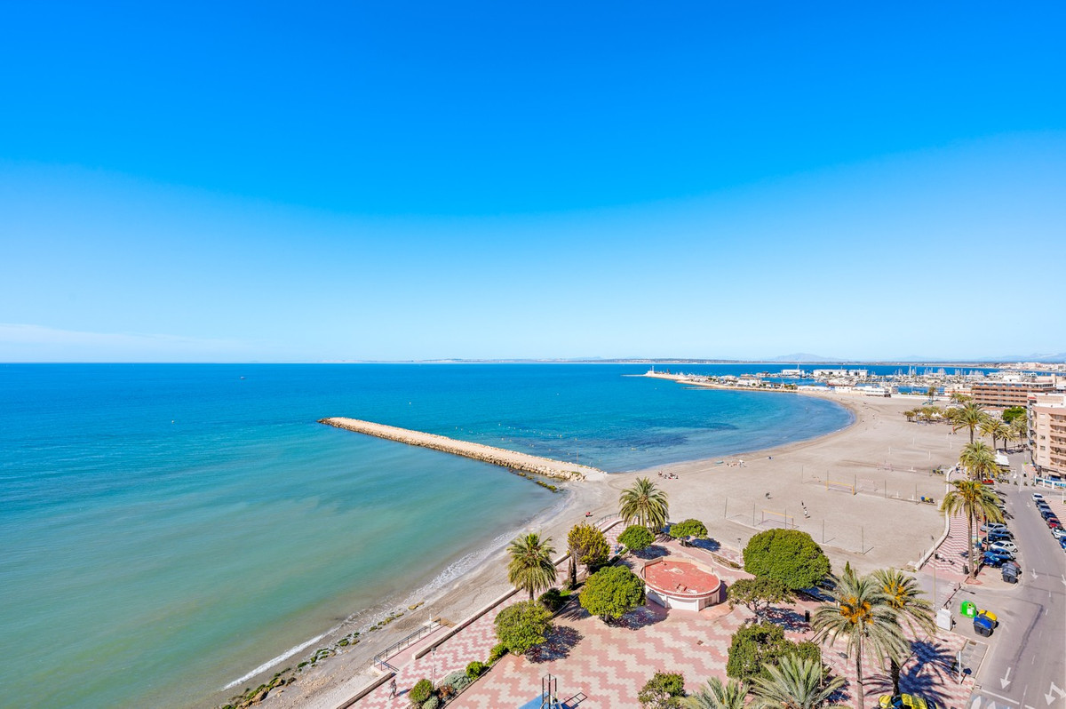 Se vende Apartamento Planta Media de 3 dormitorios en Costa Blanca, Alicante, España