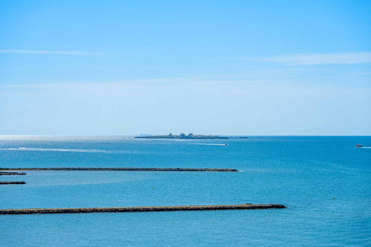 Se vende Apartamento Planta Media de 3 dormitorios en Costa Blanca, Alicante, España