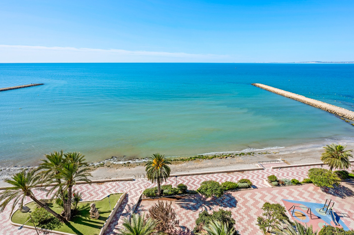 Se vende Apartamento Planta Media de 3 dormitorios en Costa Blanca, Alicante, España