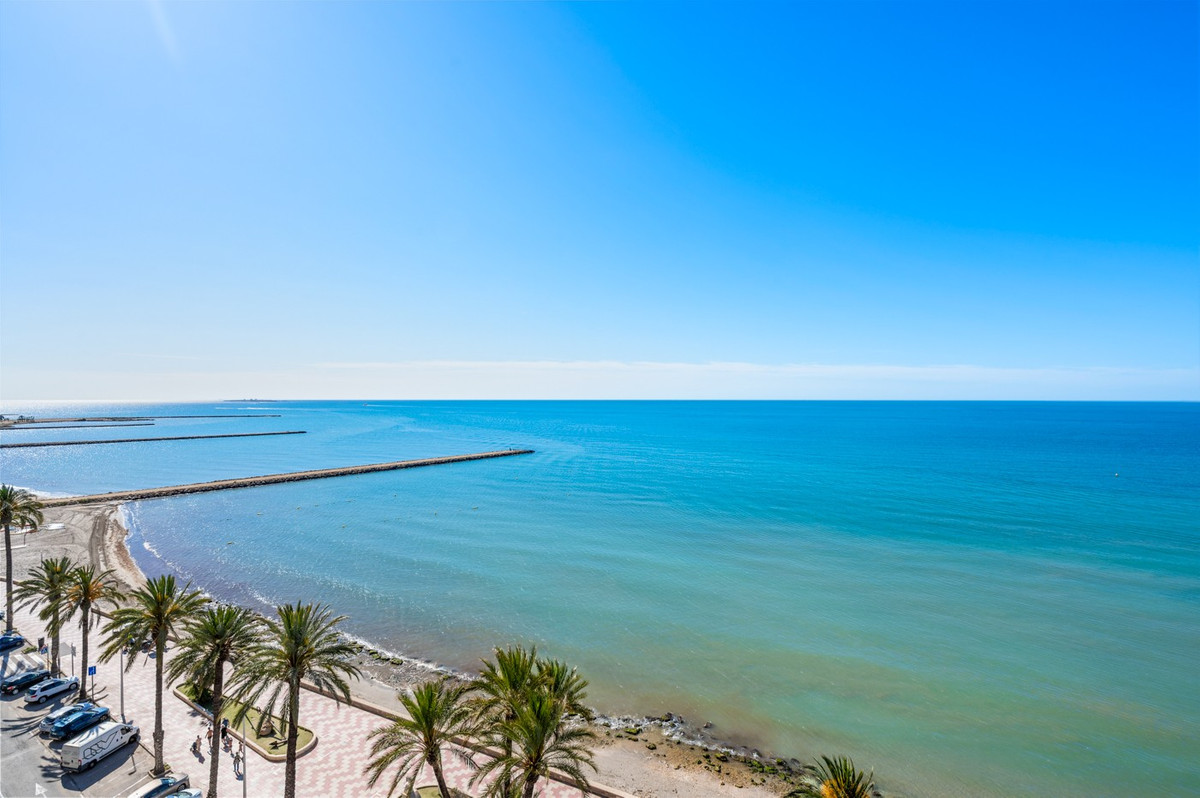 Se vende Apartamento Planta Media de 3 dormitorios en Costa Blanca, Alicante, España