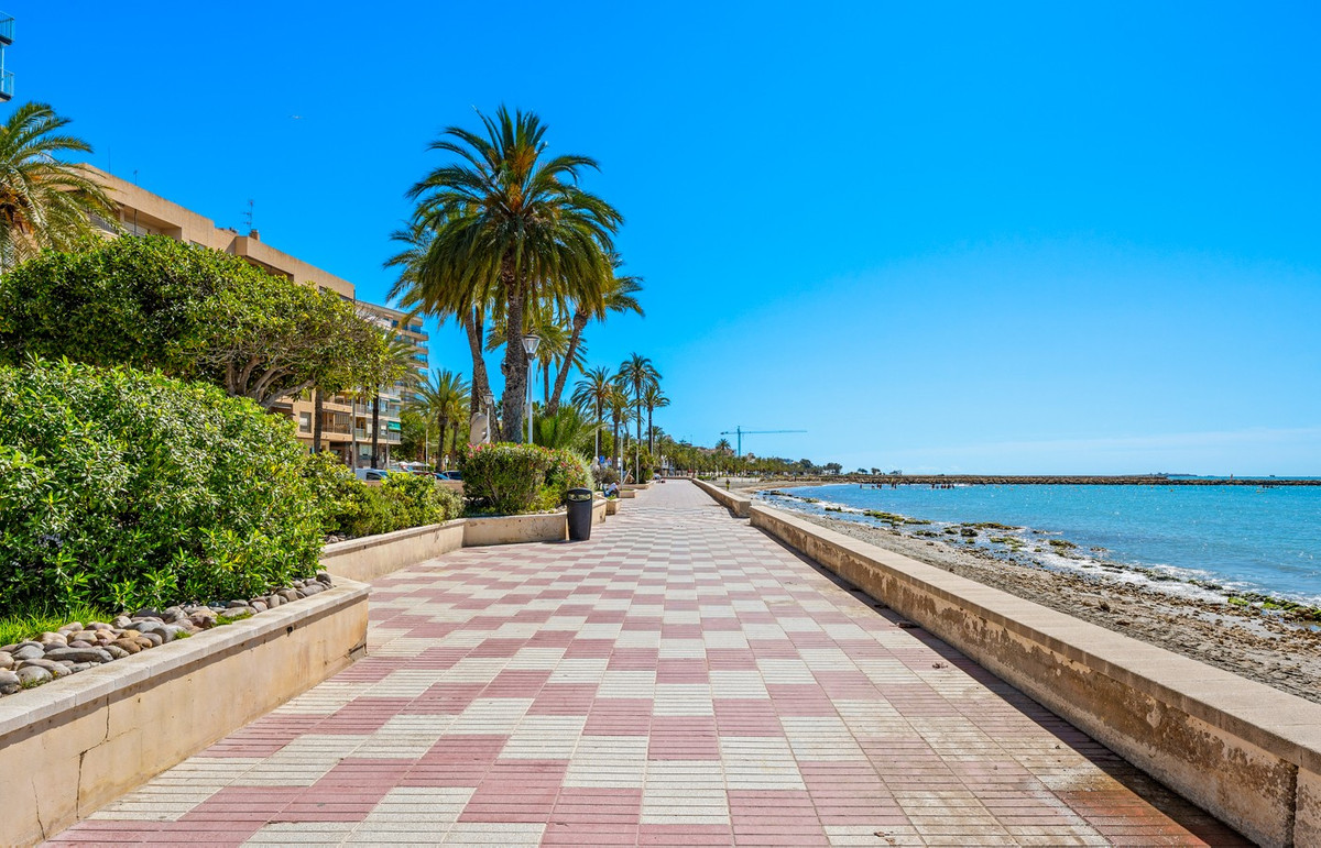 Se vende Apartamento Planta Media de 3 dormitorios en Costa Blanca, Alicante, España