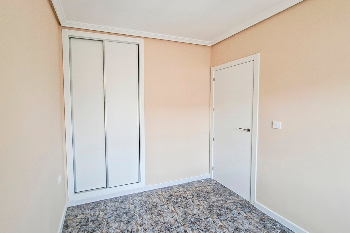 Se vende Bungalow de 2 dormitorios en Costa Blanca, Alicante, España
