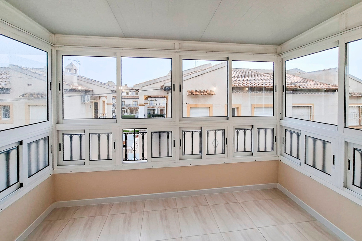 Se vende Bungalow de 2 dormitorios en Costa Blanca, Alicante, España