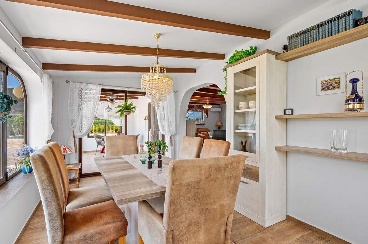 4 Bed Townhouse for sale in La Nucia Costa Blanca, Alicante, Spain