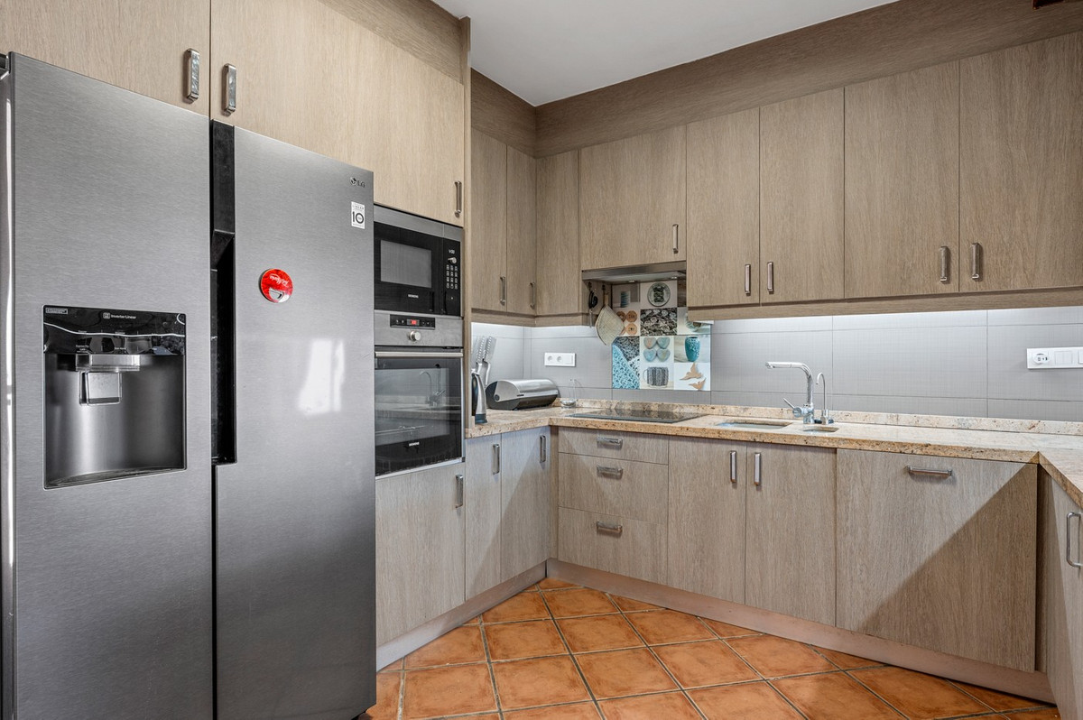 4 Bed Townhouse for sale in La Nucia Costa Blanca, Alicante, Spain