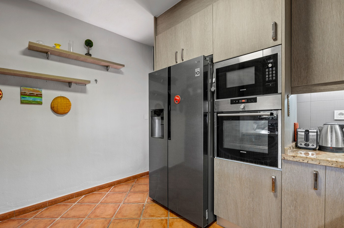 4 Bed Townhouse for sale in La Nucia Costa Blanca, Alicante, Spain