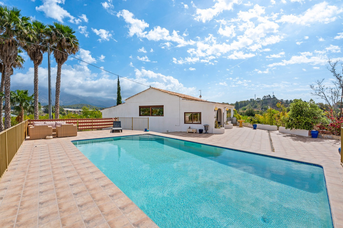 4 Bed Townhouse for sale in La Nucia Costa Blanca, Alicante, Spain