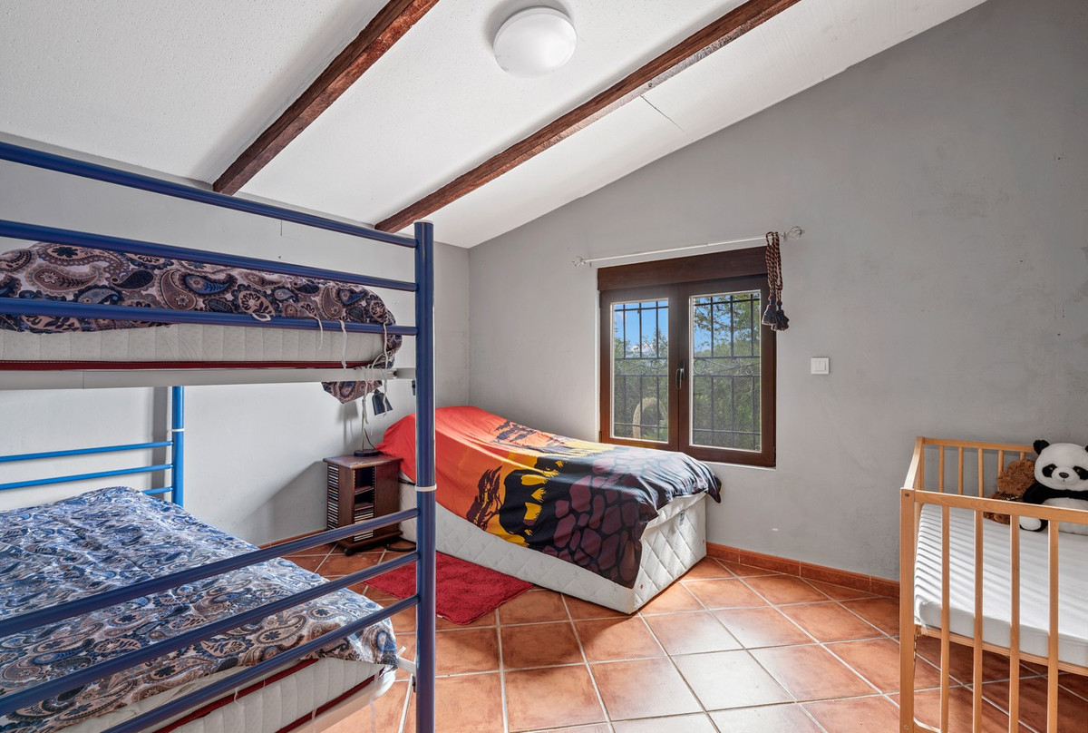 4 Bed Townhouse for sale in La Nucia Costa Blanca, Alicante, Spain