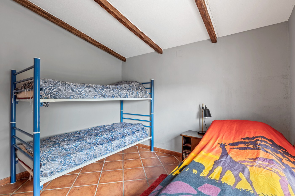 4 Bed Townhouse for sale in La Nucia Costa Blanca, Alicante, Spain