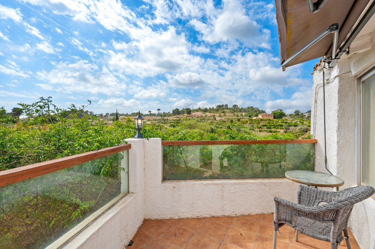 4 Bed Townhouse for sale in La Nucia Costa Blanca, Alicante, Spain