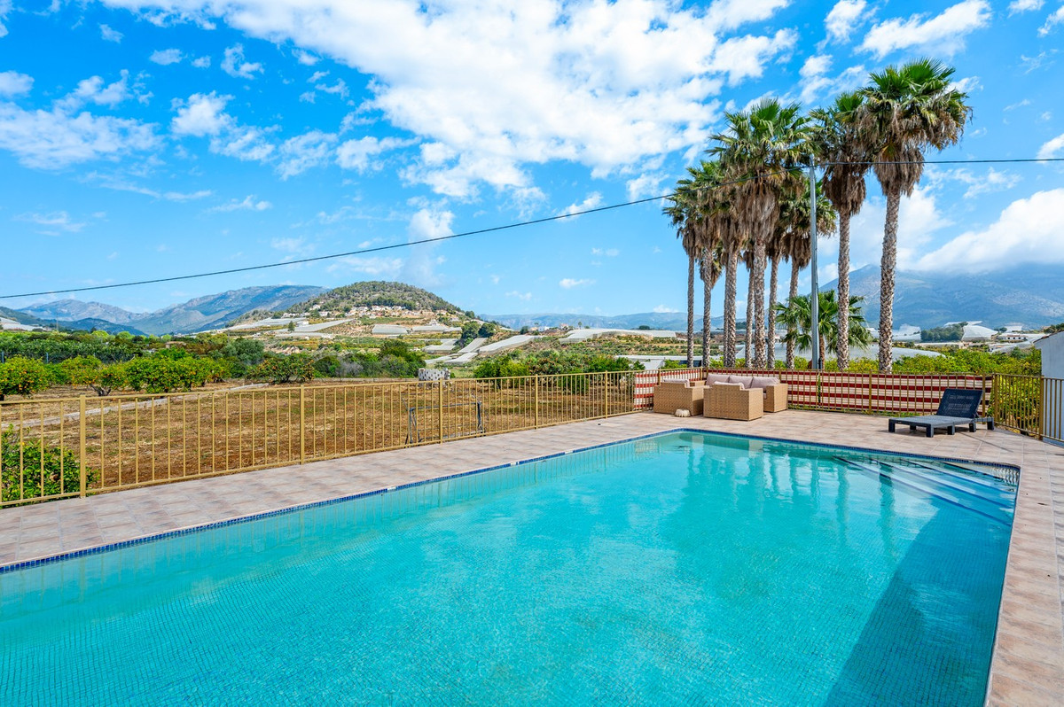 4 Bed Townhouse for sale in La Nucia Costa Blanca, Alicante, Spain
