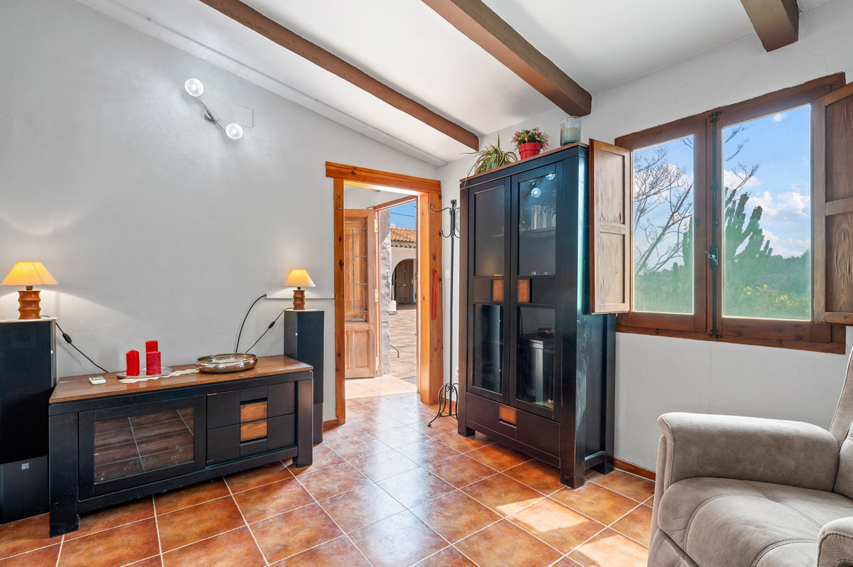 4 Bed Townhouse for sale in La Nucia Costa Blanca, Alicante, Spain