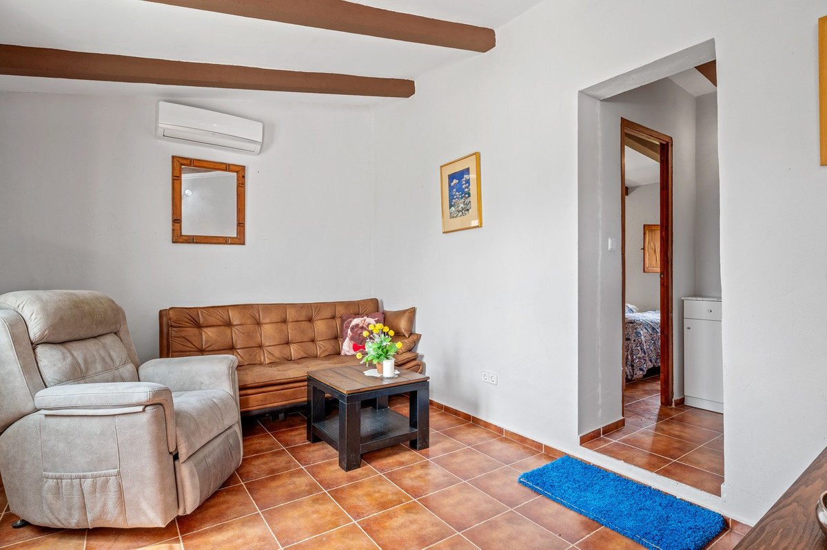 4 Bed Townhouse for sale in La Nucia Costa Blanca, Alicante, Spain