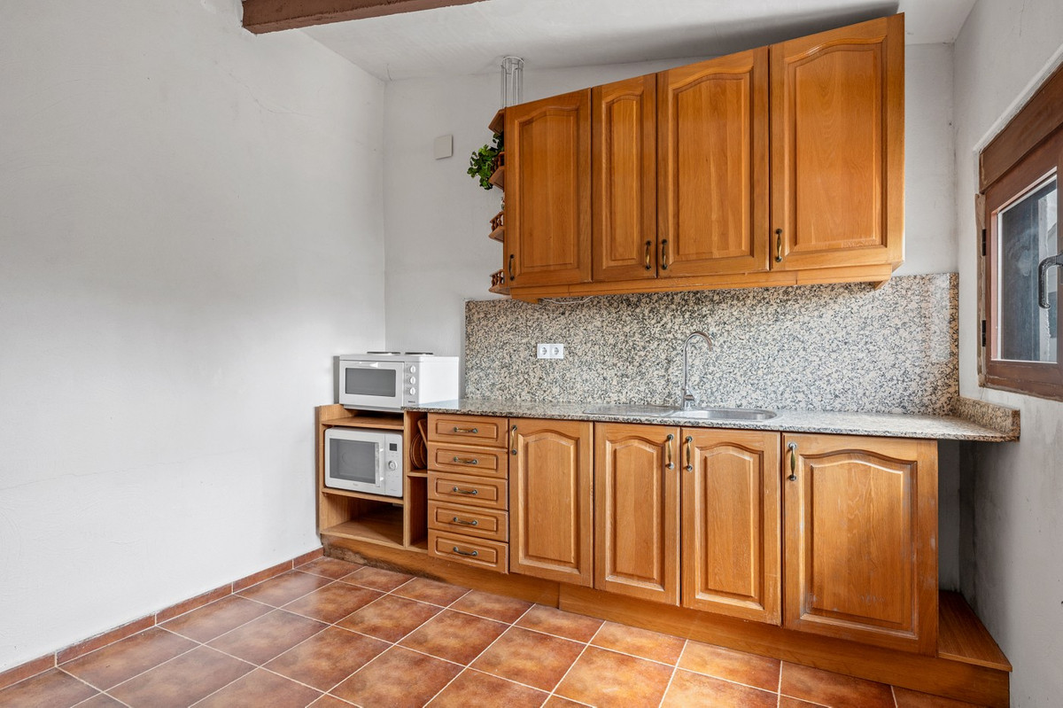 4 Bed Townhouse for sale in La Nucia Costa Blanca, Alicante, Spain