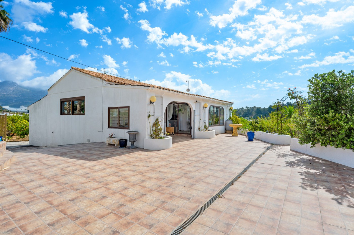 4 Bed Townhouse for sale in La Nucia Costa Blanca, Alicante, Spain