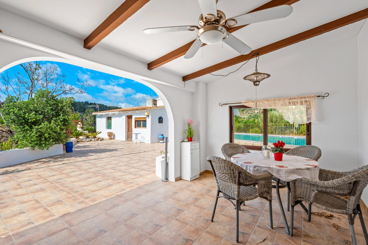 4 Bed Townhouse for sale in La Nucia Costa Blanca, Alicante, Spain