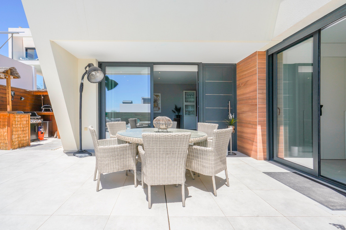 Se vende Villa - Chalet de 4 dormitorios en Costa Blanca, Alicante, España