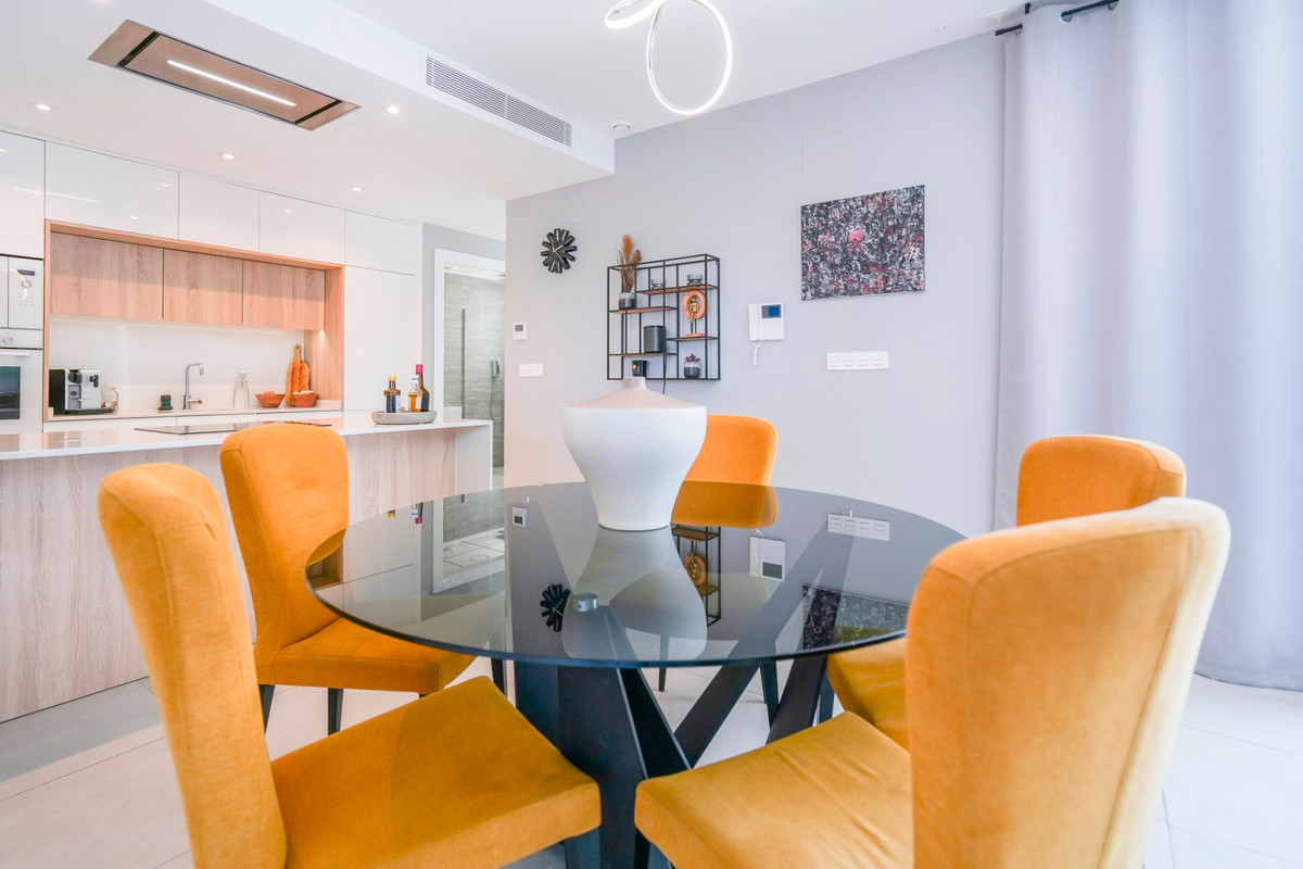 Se vende Villa - Chalet de 4 dormitorios en Costa Blanca, Alicante, España