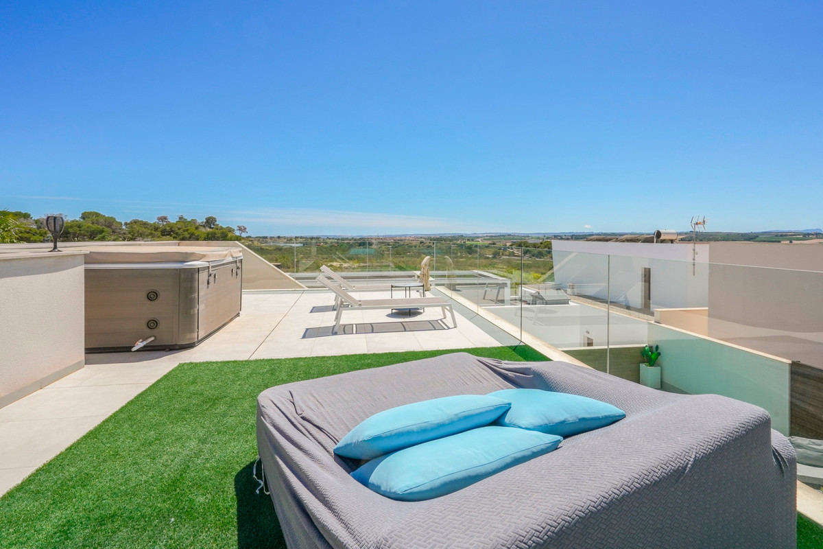 Se vende Villa - Chalet de 4 dormitorios en Costa Blanca, Alicante, España