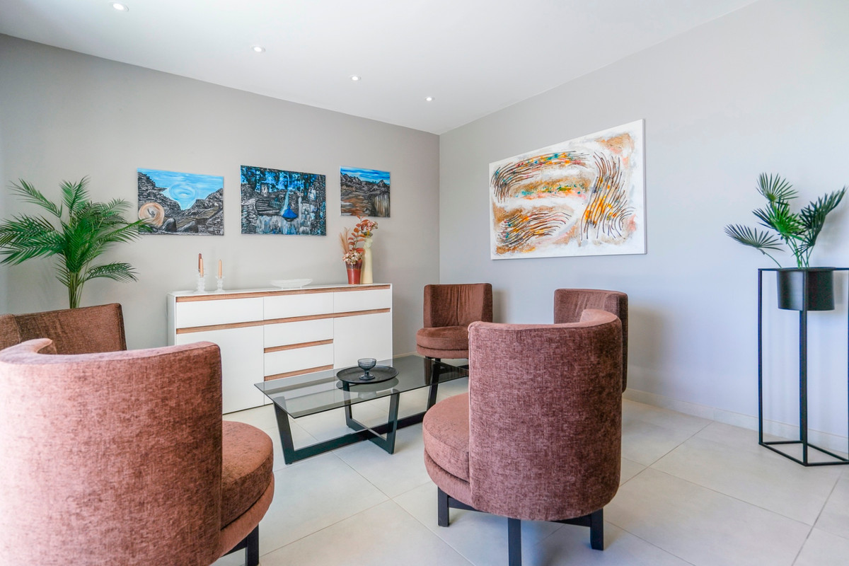 Se vende Villa - Chalet de 4 dormitorios en Costa Blanca, Alicante, España