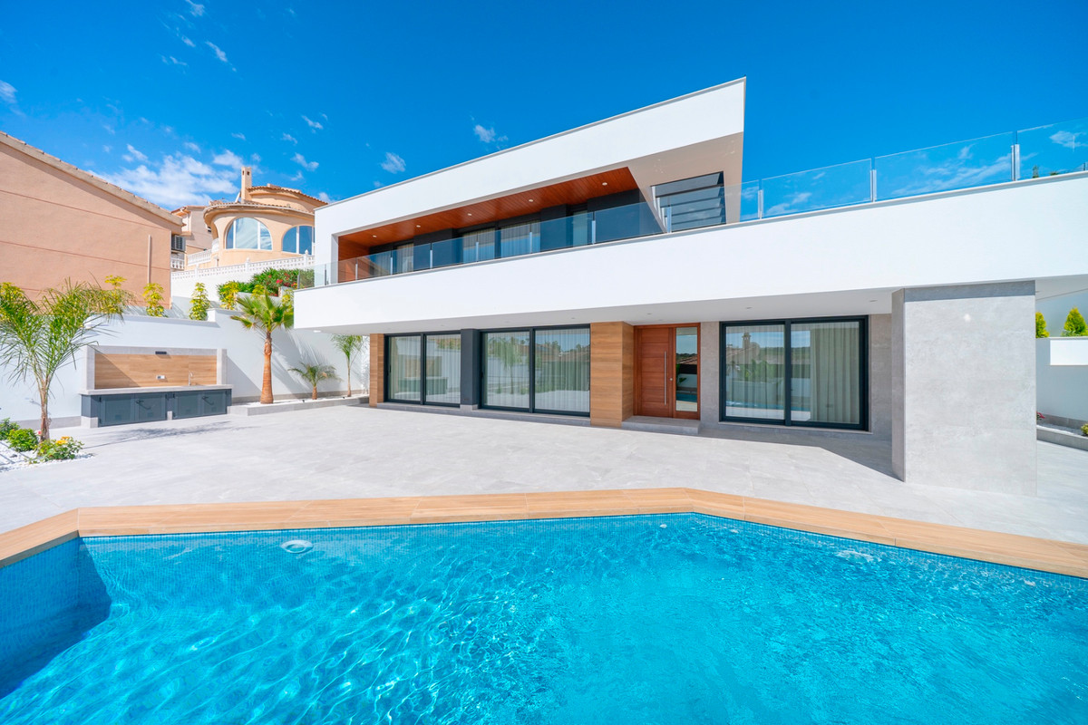 4 Bed Townhouse for sale in Ciudad Quesada Costa Blanca, Alicante, Spain