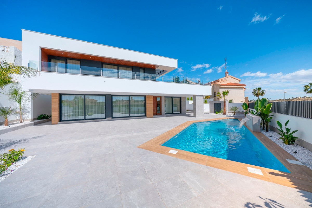 4 Bed Townhouse for sale in Ciudad Quesada Costa Blanca, Alicante, Spain