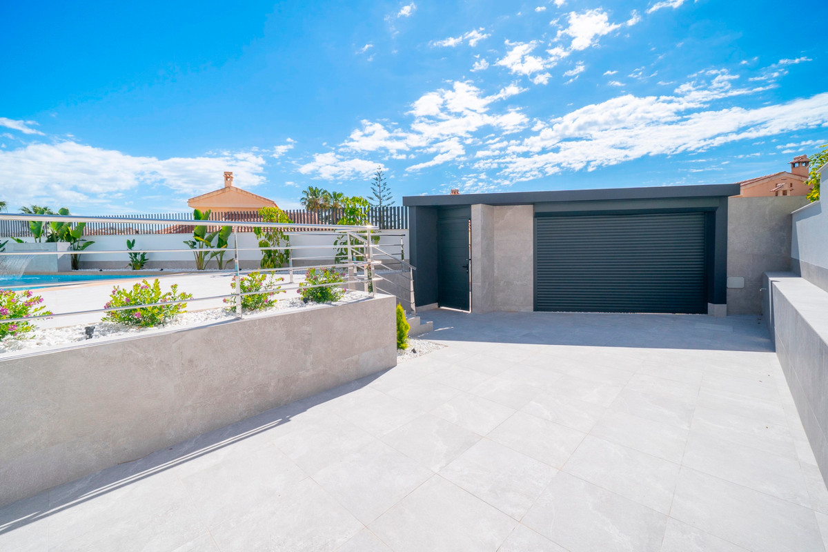 4 Bed Townhouse for sale in Ciudad Quesada Costa Blanca, Alicante, Spain