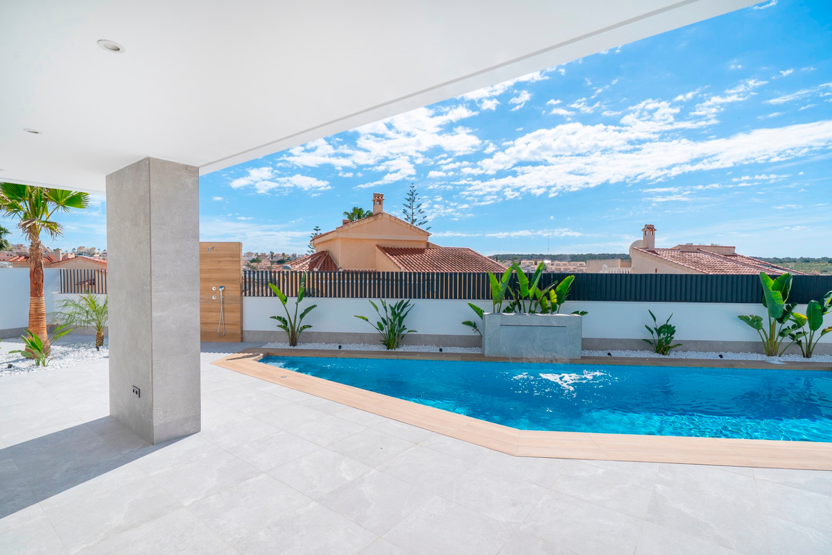 4 Bed Townhouse for sale in Ciudad Quesada Costa Blanca, Alicante, Spain
