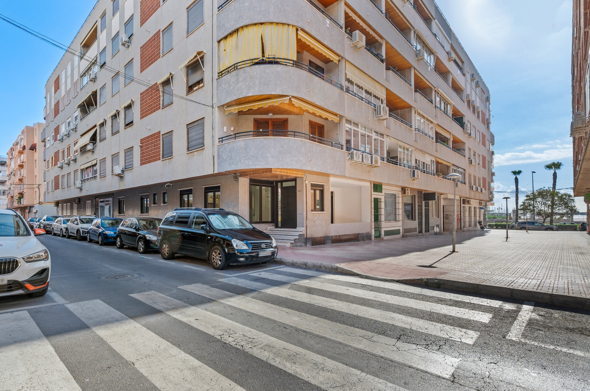 Se vende Apartamento Planta Baja de 3 dormitorios en Costa Blanca, Alicante, España