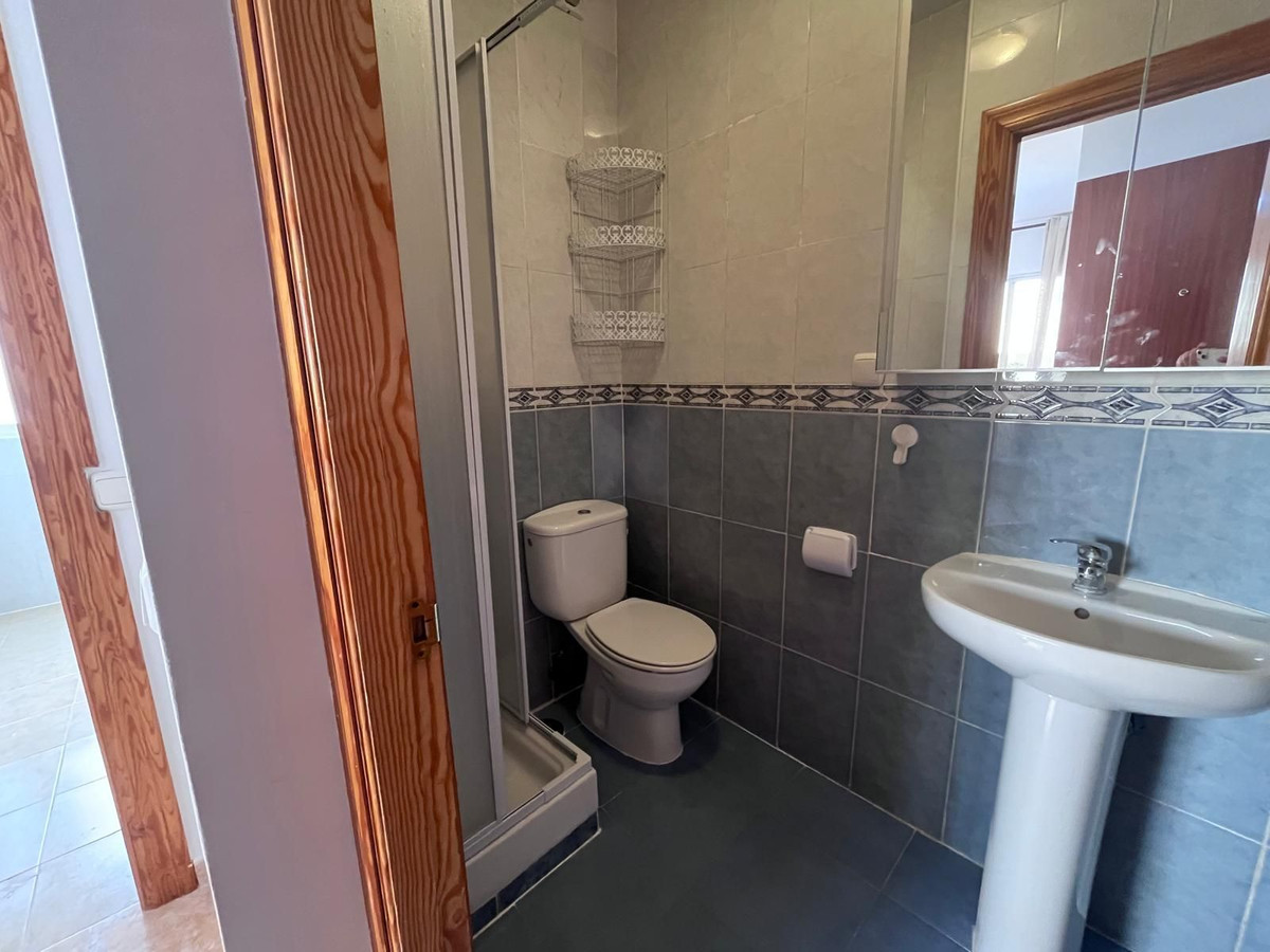 Se vende Apartamento Planta Media de 3 dormitorios en Costa Del Sol, Málaga, España