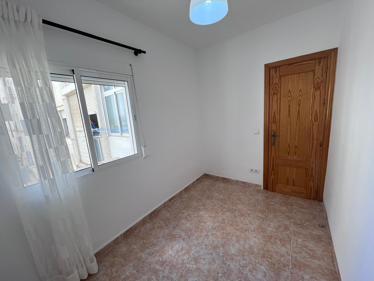 Se vende Apartamento Planta Media de 3 dormitorios en Costa Del Sol, Málaga, España
