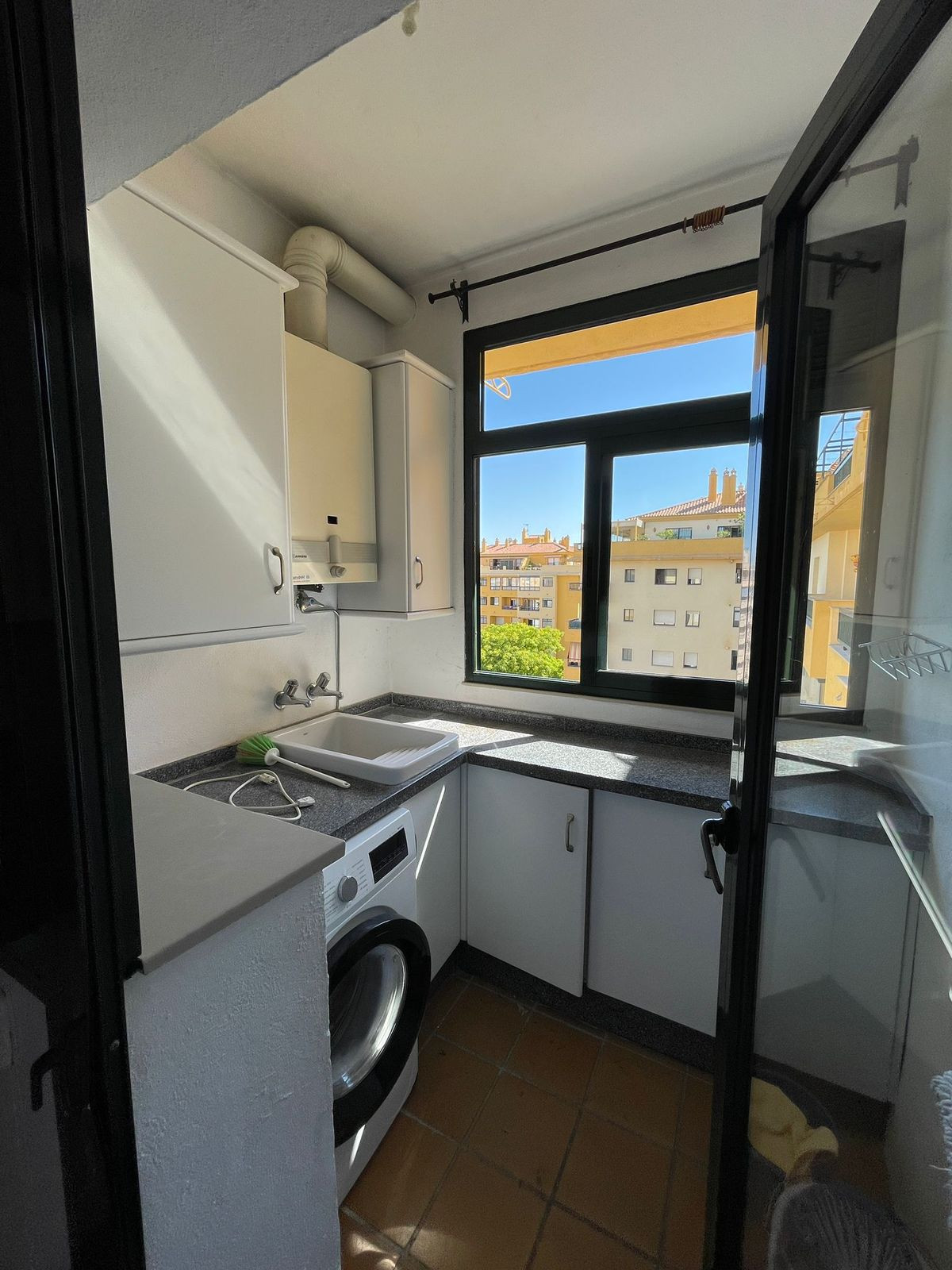 3 Bed Apartment for sale in San Pedro De Alcántara Costa Del Sol, Málaga, Spain