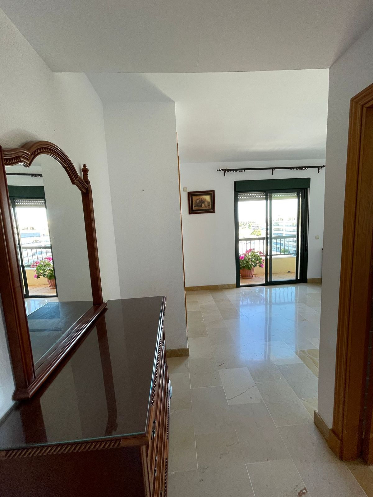 3 Bed Apartment for sale in San Pedro De Alcántara Costa Del Sol, Málaga, Spain