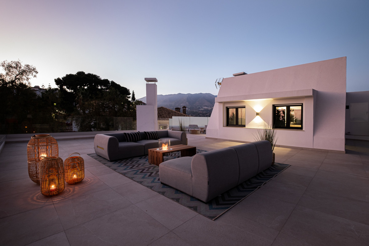 6 Bed Townhouse for sale in Sierrezuela Costa Del Sol, Málaga, Spain