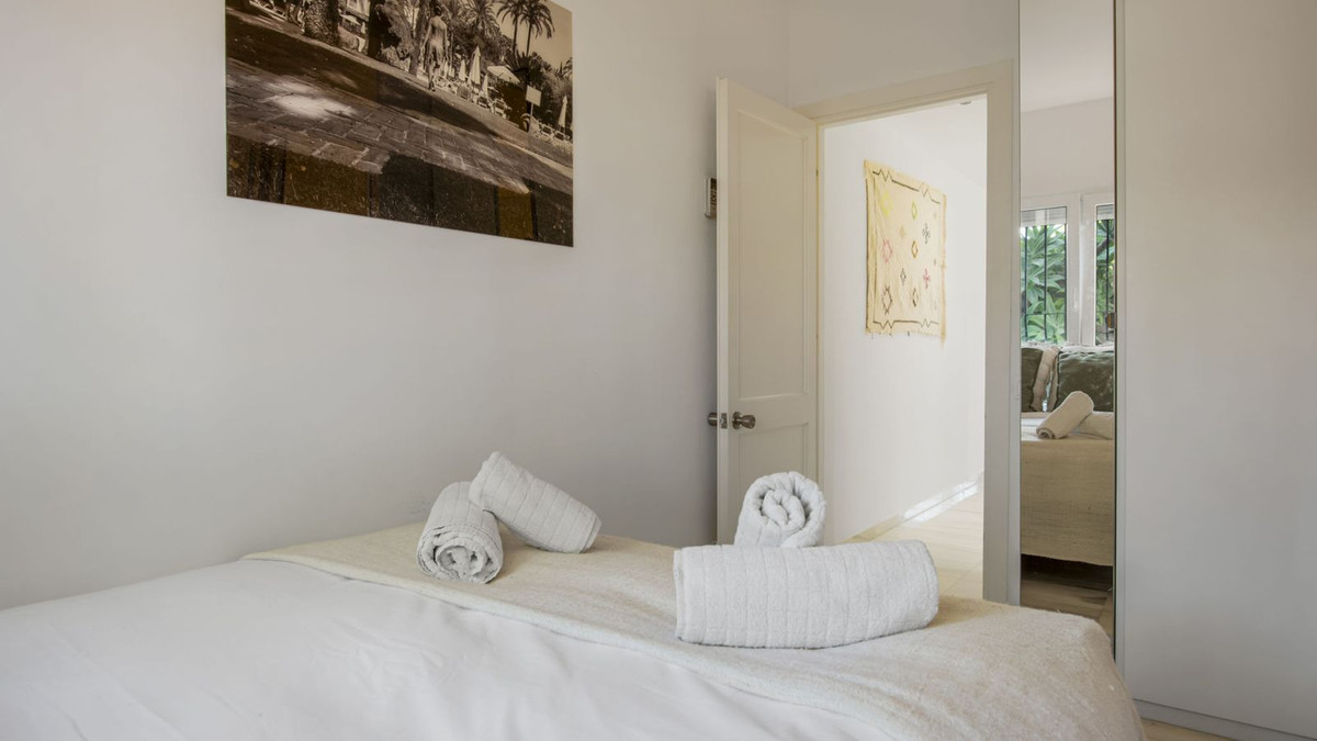 2 Bed Apartment for sale in Puerto Banús Costa Del Sol, Málaga, Spain