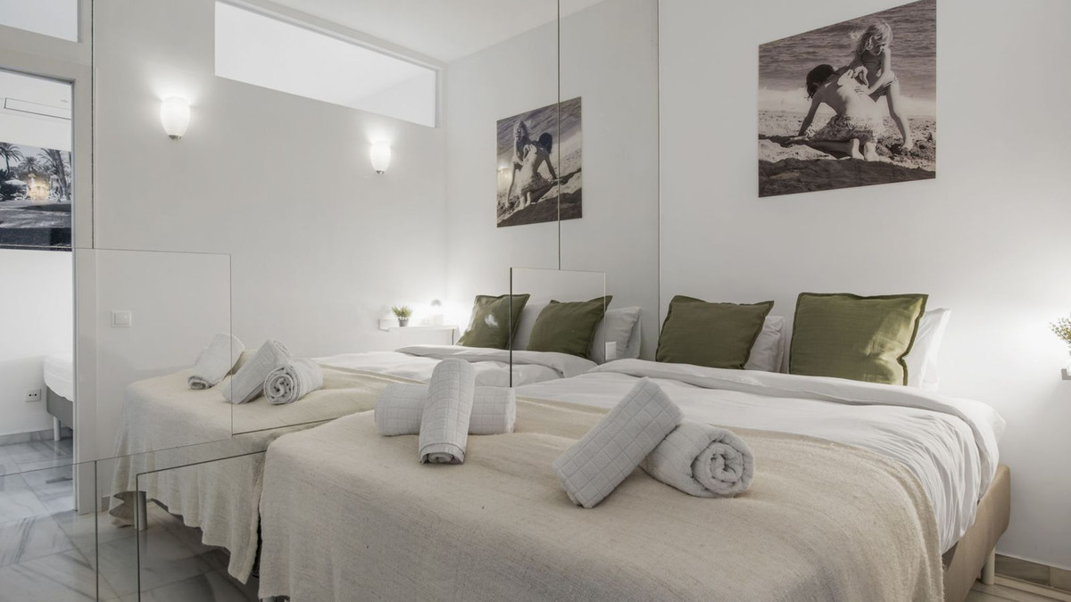 2 Bed Apartment for sale in Puerto Banús Costa Del Sol, Málaga, Spain