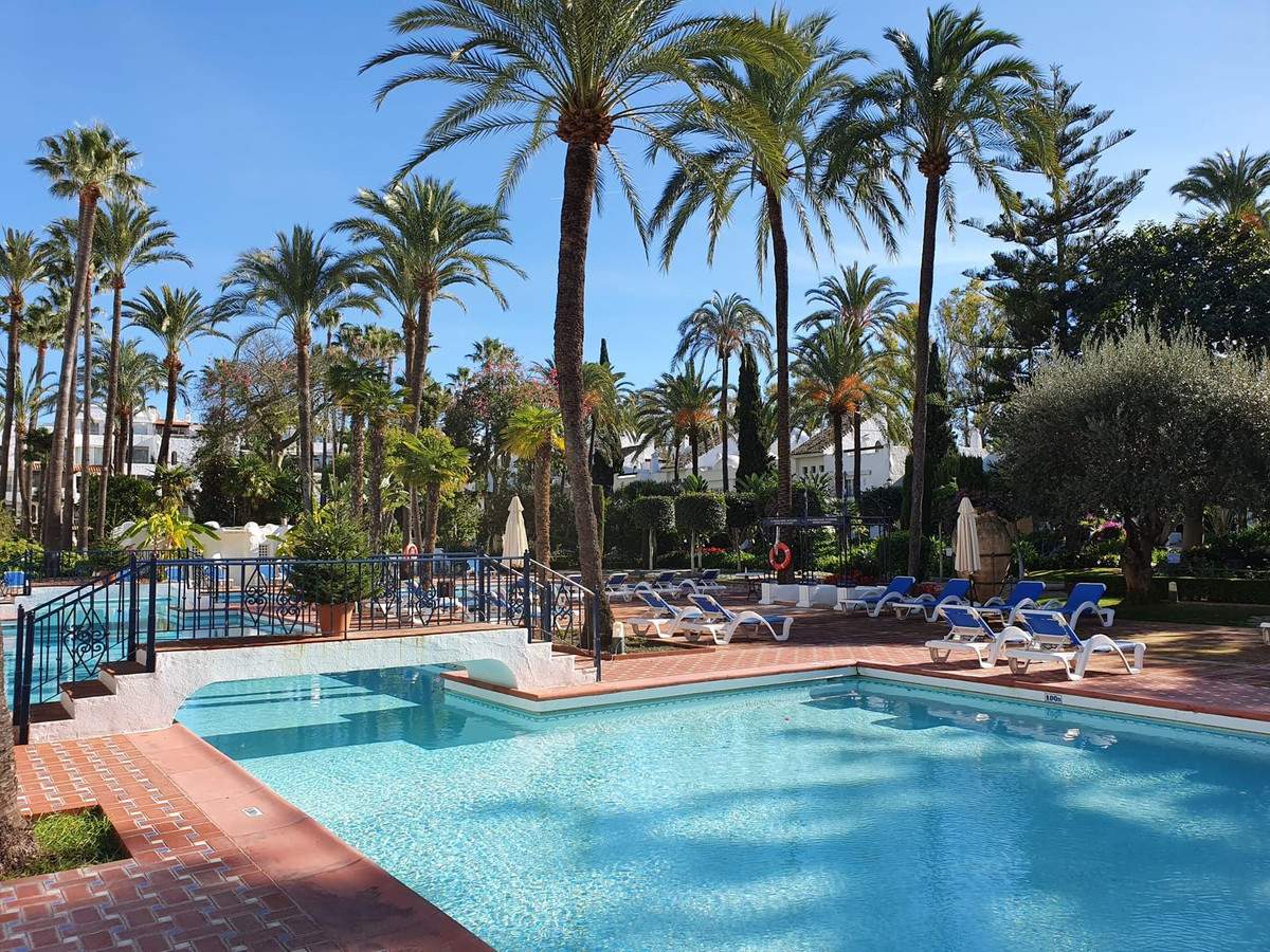 2 Bed Apartment for sale in Puerto Banús Costa Del Sol, Málaga, Spain