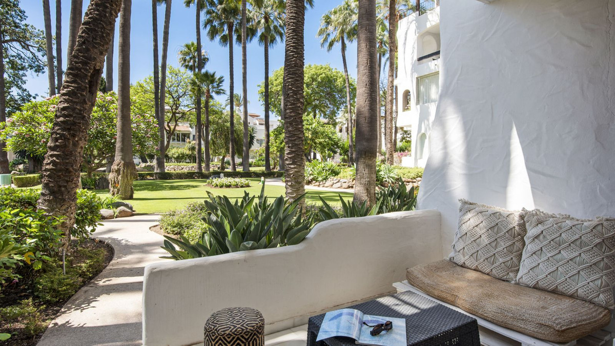 2 Bed Apartment for sale in Puerto Banús Costa Del Sol, Málaga, Spain