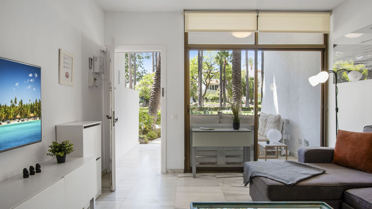 2 Bed Apartment for sale in Puerto Banús Costa Del Sol, Málaga, Spain