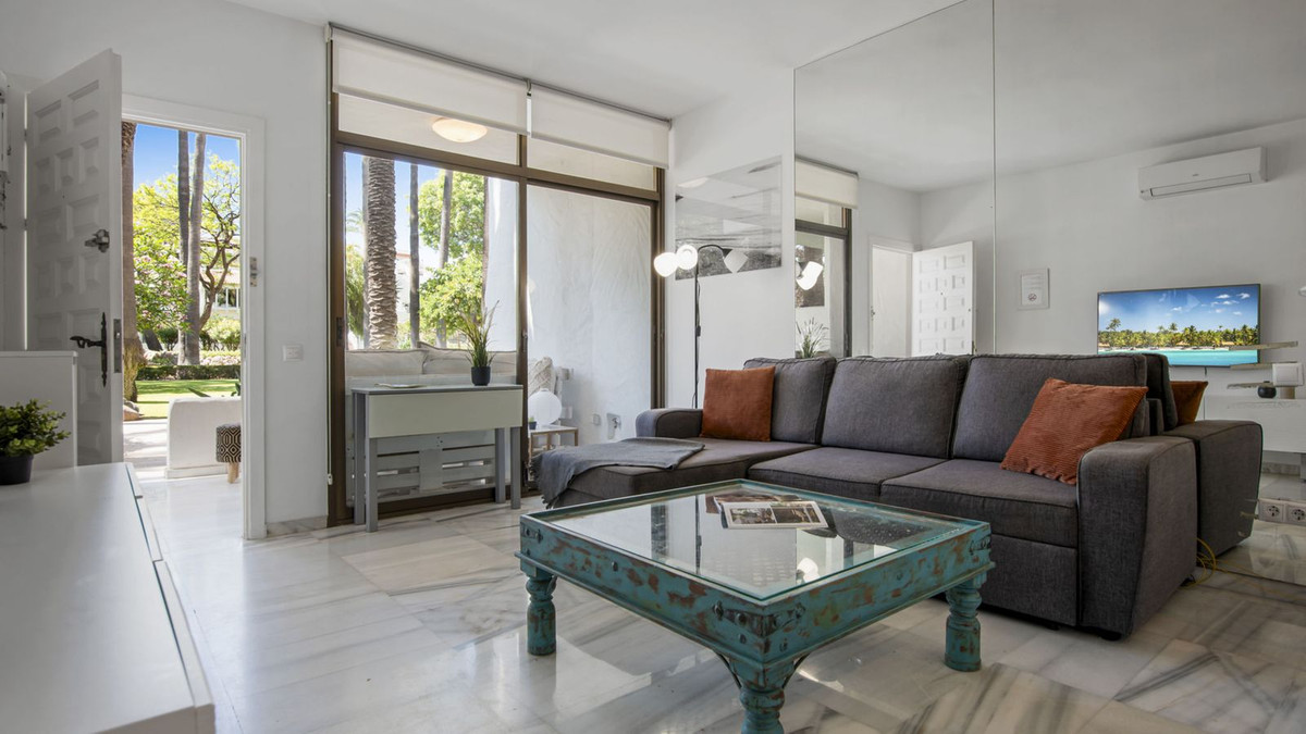 2 Bed Apartment for sale in Puerto Banús Costa Del Sol, Málaga, Spain