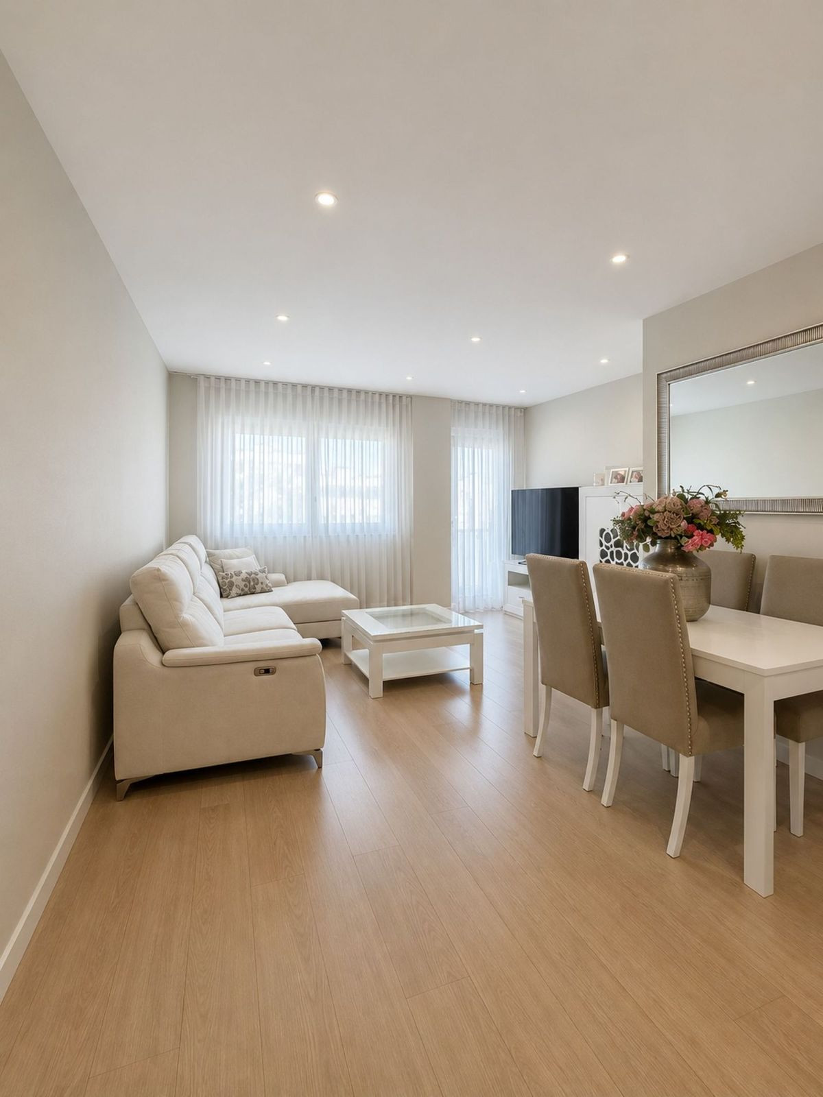 Se vende Apartamento Planta Media de 3 dormitorios en Costa Del Sol, Málaga, España