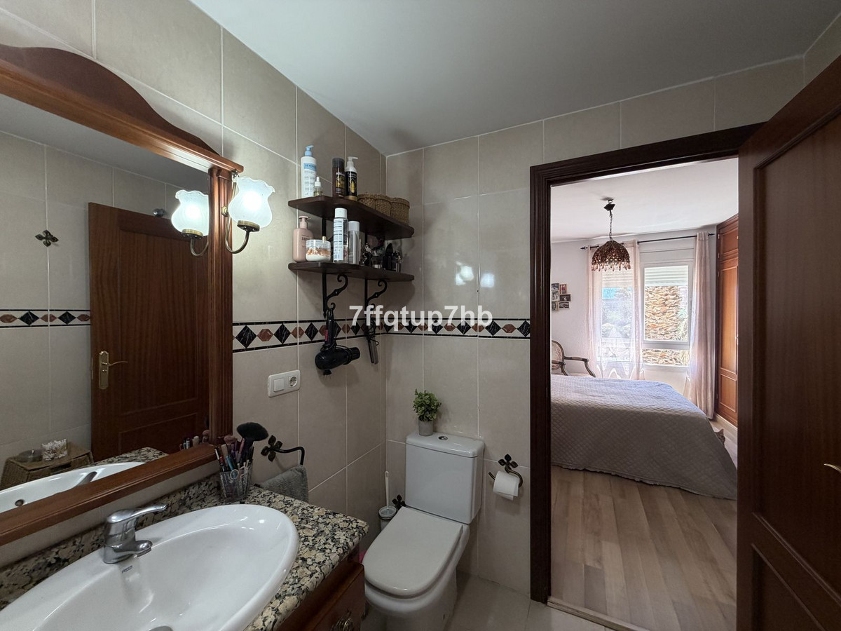 4 Bed Apartment for sale in Estepona Costa Del Sol, Málaga, Spain