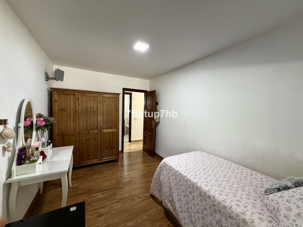 4 Bed Apartment for sale in Estepona Costa Del Sol, Málaga, Spain