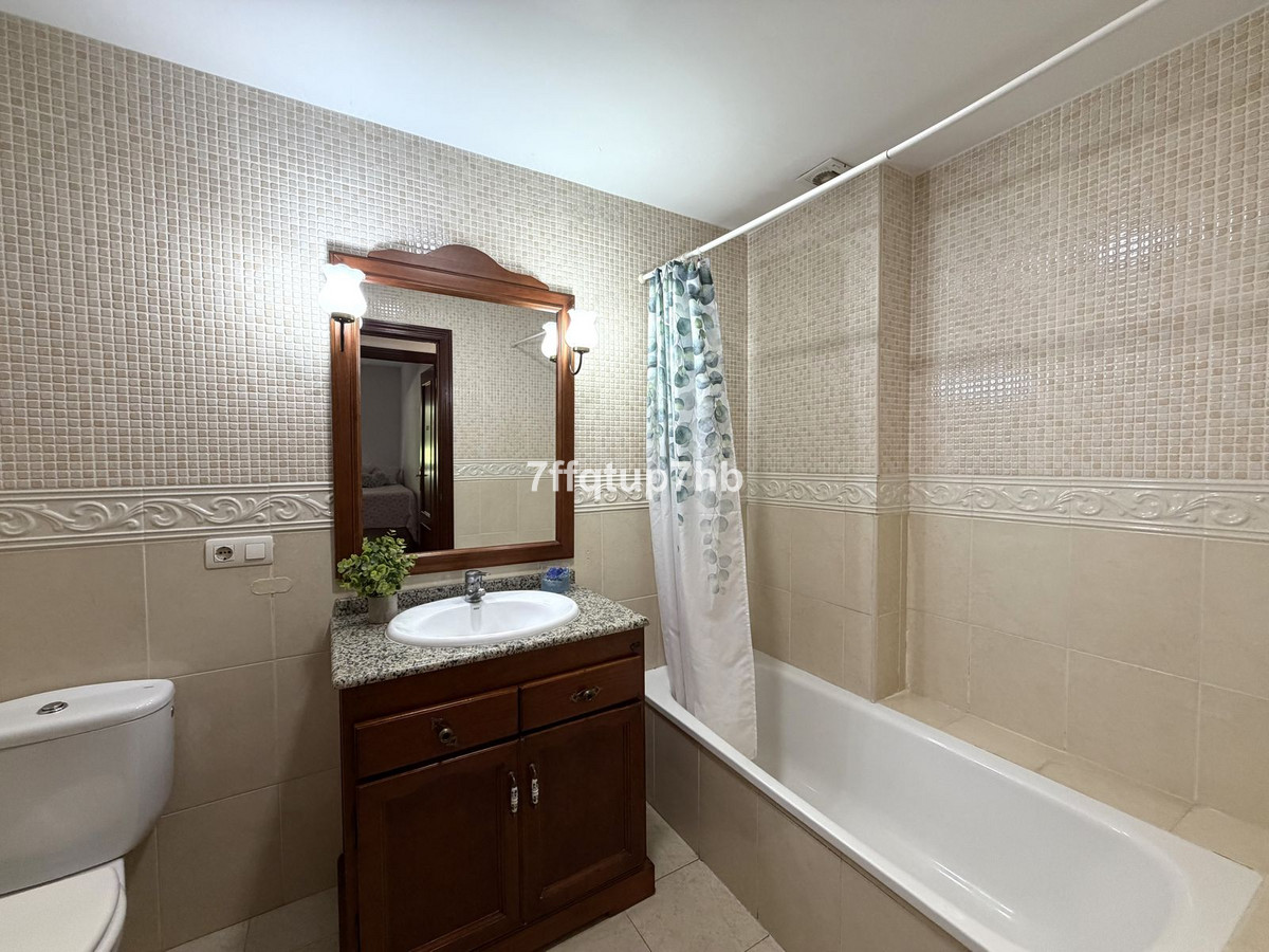 4 Bed Apartment for sale in Estepona Costa Del Sol, Málaga, Spain