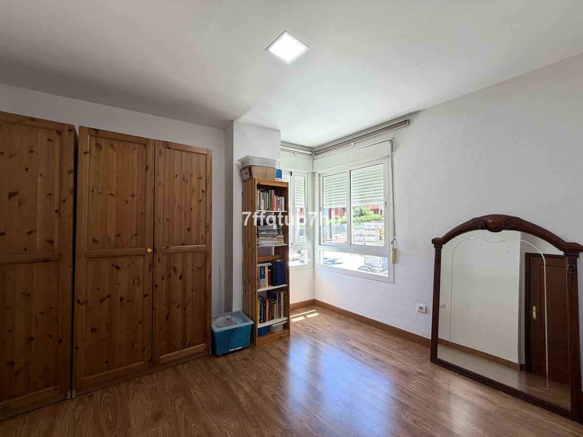 4 Bed Apartment for sale in Estepona Costa Del Sol, Málaga, Spain