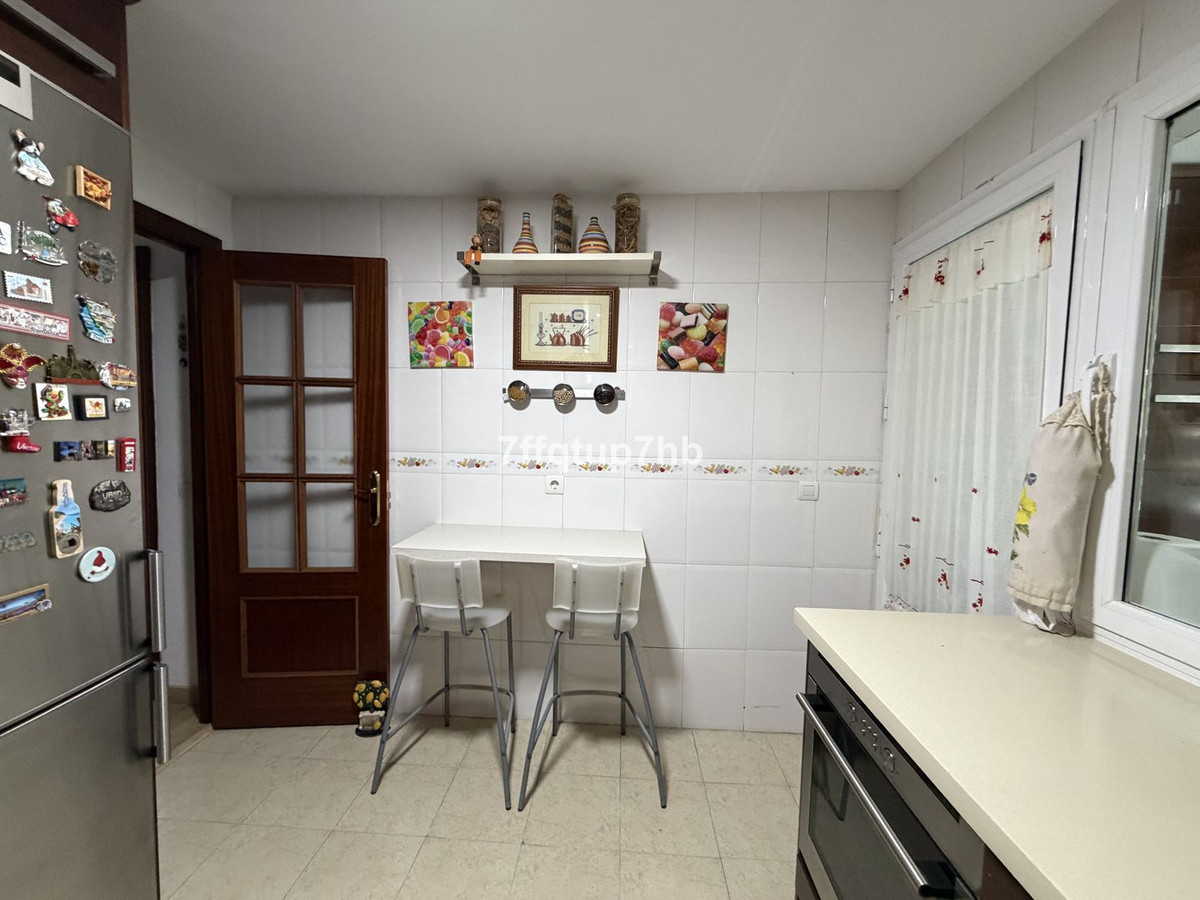 4 Bed Apartment for sale in Estepona Costa Del Sol, Málaga, Spain